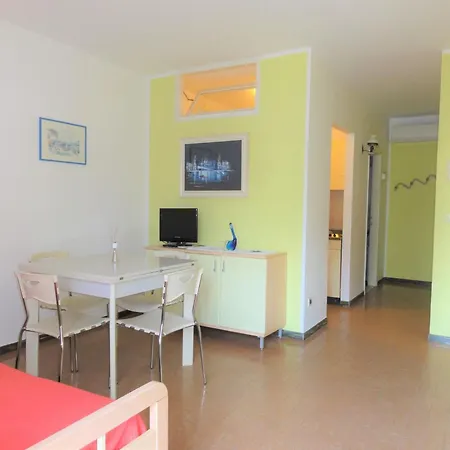 Ground Floor Flat Just 300mt From The Apartment