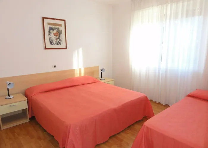 Ground Floor Flat Just 300mt From The Apartmán *